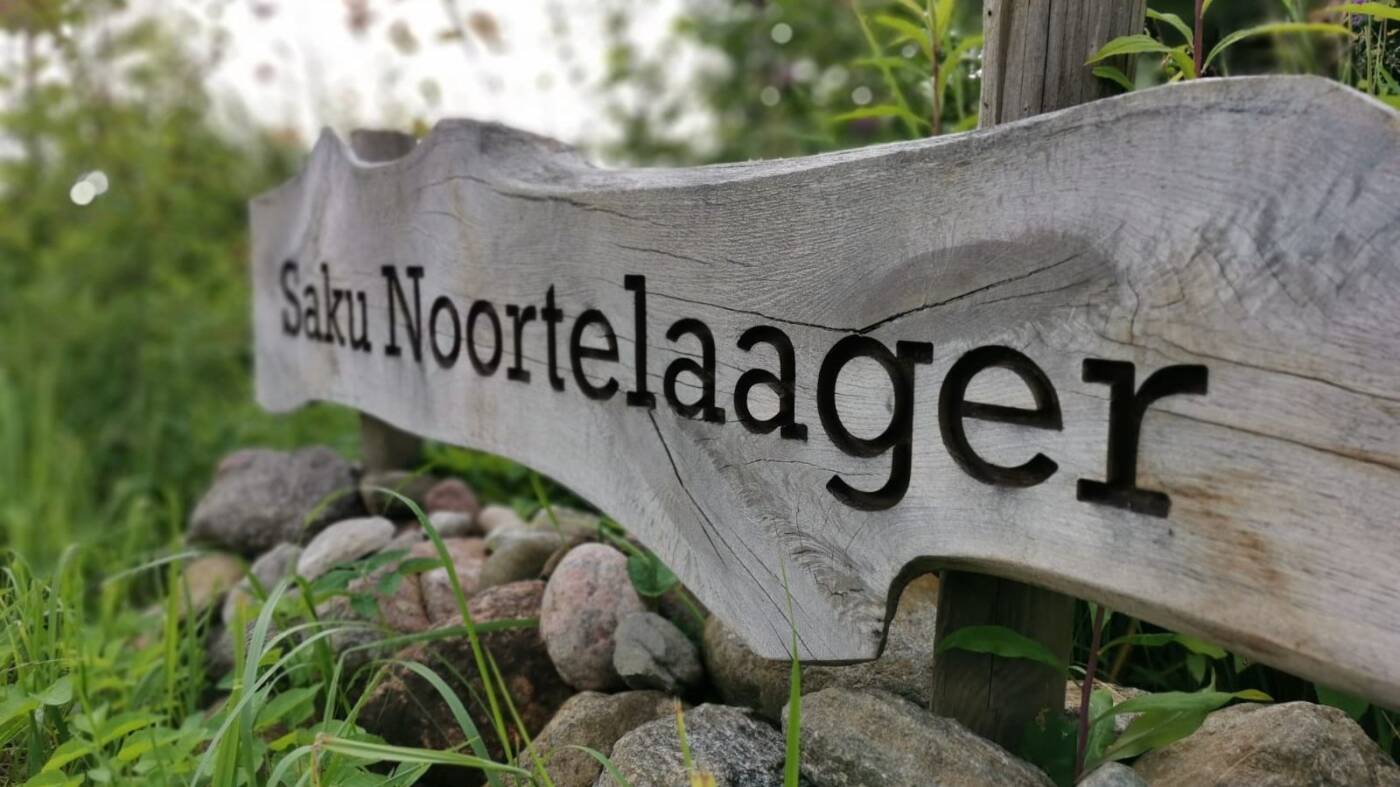 Talun leirikeskuksen nimi Virossa, jossa lukee Saku Noortelaager
